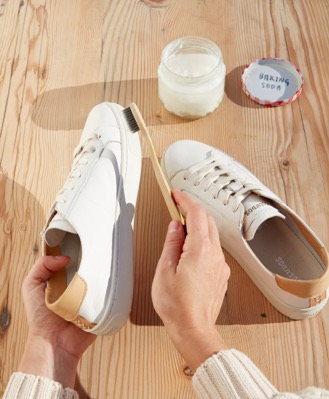 WHITE SNEAKER HACK